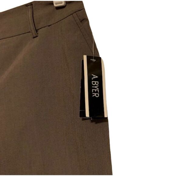A. BYER SIZE 7 BROWN STRETCH SHORTS-NWT - Picture 2 of 5